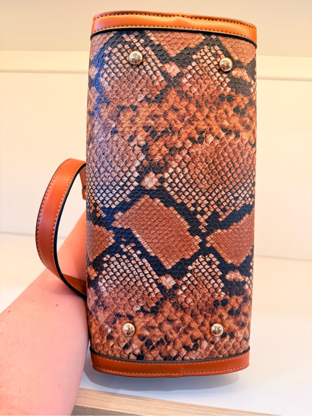 Snake Pattern Medium Handbag - Picture 5 of 8